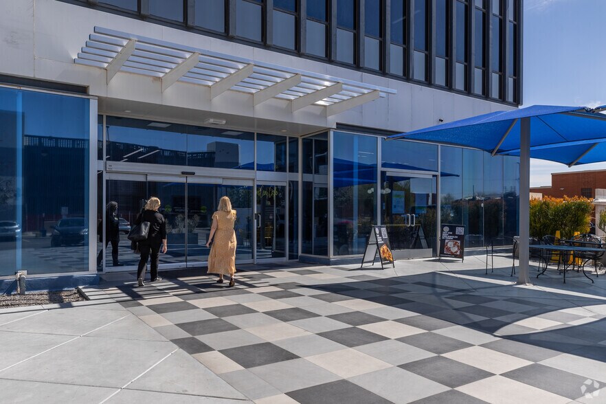 More Photos Of 3030 N Central Ave, Phoenix Office For Sale