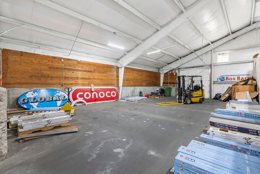 More Photos Of 721 N 2nd St, Rogers General Retail For Lease