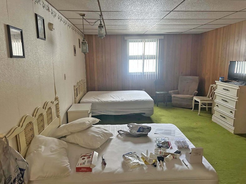 More Photos Of 982 W Center St, Sheppton Bar For Sale