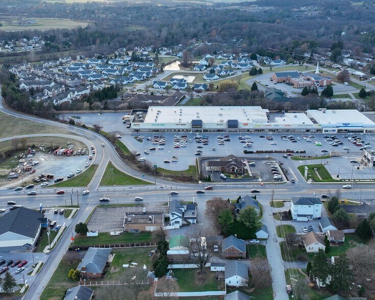 More Photos Of 2129 S Queen St, York Freestanding For Sale