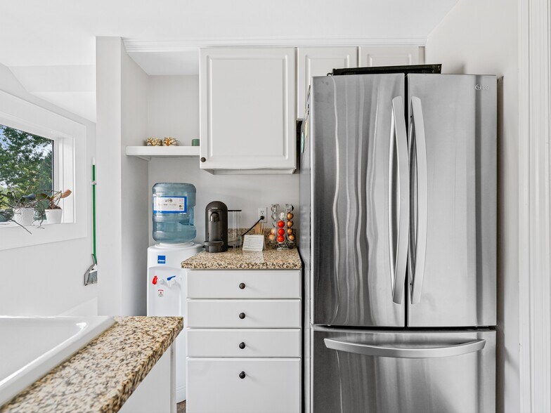 More Photos Of 339 Merrimon Ave, Asheville Office For Sale