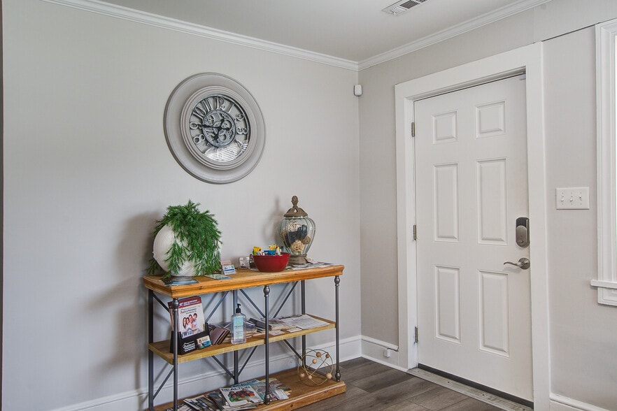 More Photos Of 500 N Pine St, Summerville Medical For Sale