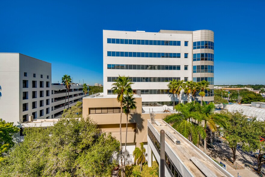 More Photos Of 1921 Waldemere St, Sarasota Medical For Lease