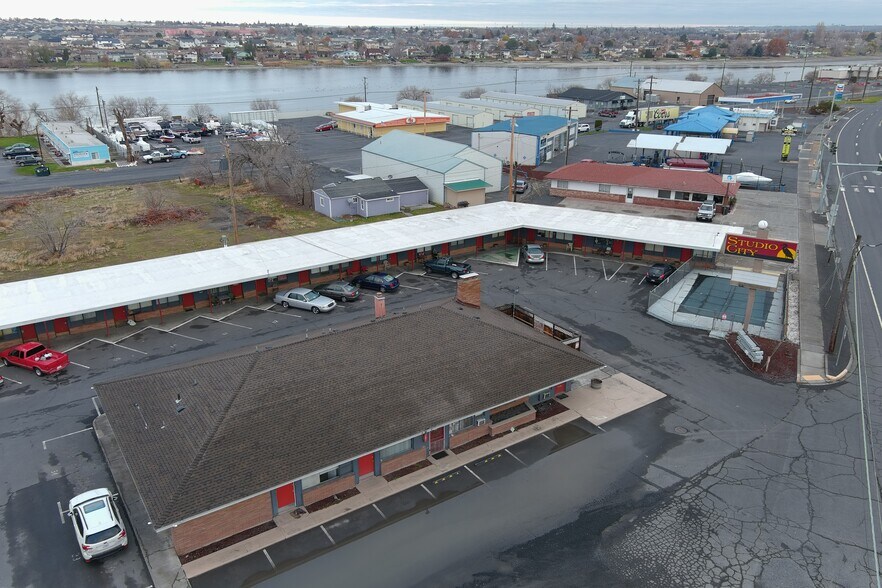 More Photos Of 1006 W 3rd Ave, Moses Lake Apartments For Sale