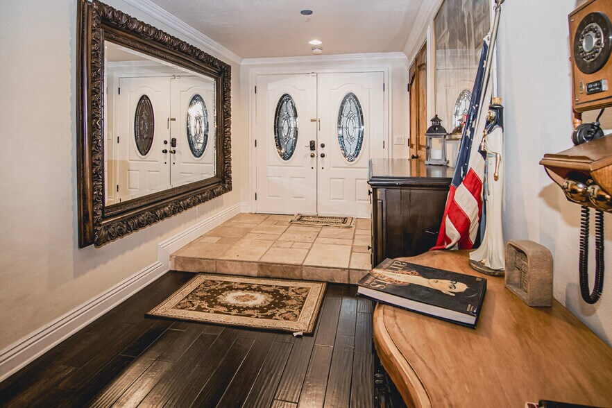 More Photos Of 365 S Mohler Dr, Anaheim Specialty For Sale