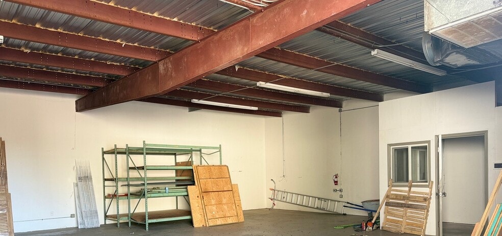 More Photos Of 1316 S 5th Ave, Wilmington Service For Lease