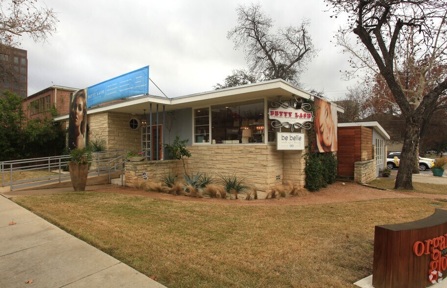 More Photos Of 515 W 15th St, Austin Freestanding For Lease