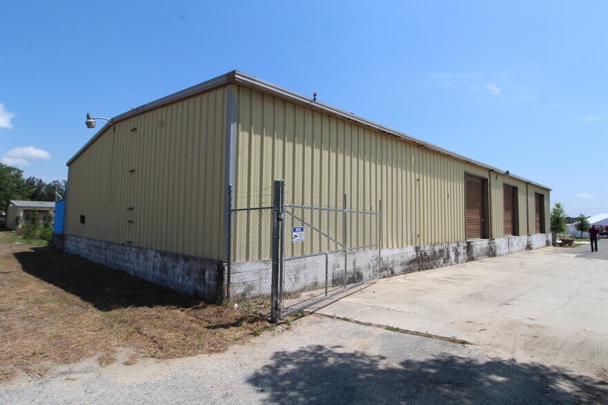 More Photos Of 850 2nd St, Winter Haven Warehouse For Lease