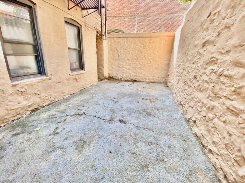 More Photos Of 24 Avenue Ditmars Steinway, Astoria Apartments For Sale