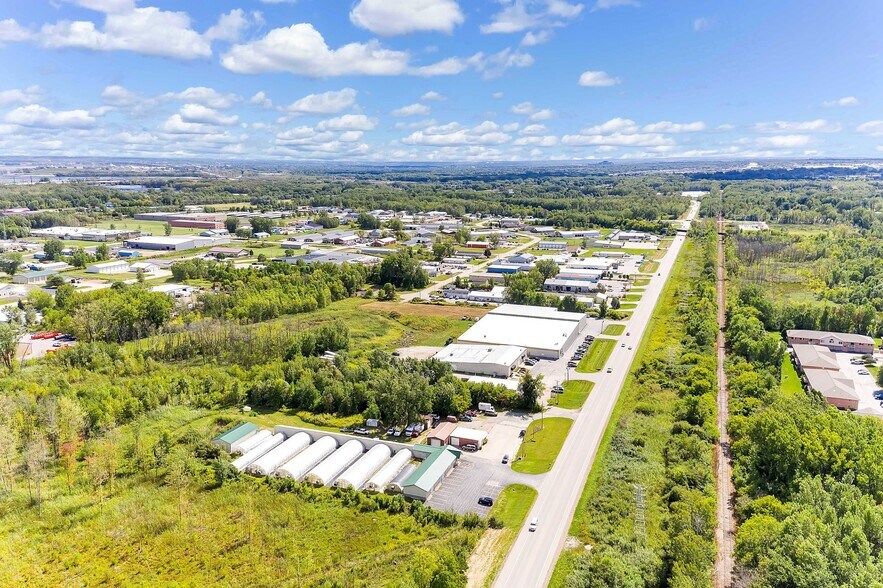 More Photos Of 4040 Velp Ave, Green Bay Specialty For Sale