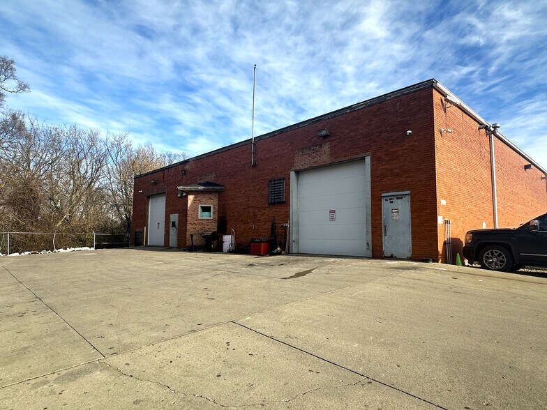More Photos Of 4395 Springfield St, Dayton Warehouse For Sale