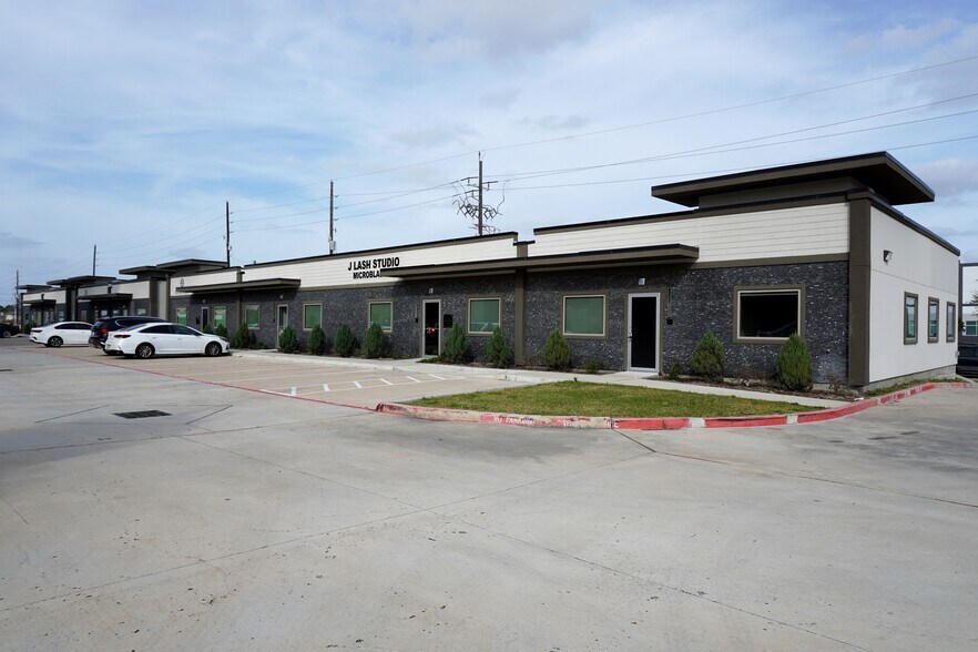 More Photos Of 8815 West Rd, Houston Unknown For Lease