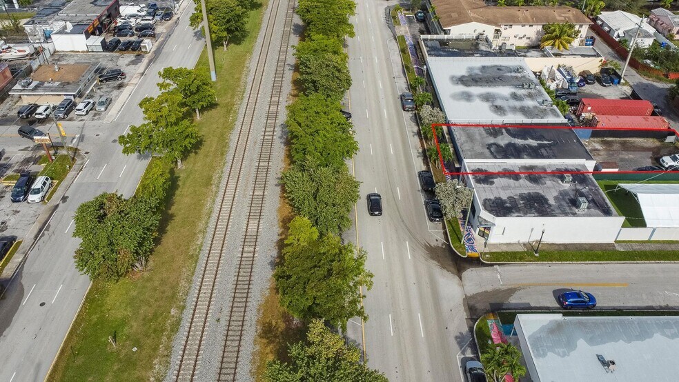 More Photos Of 721-723 S 21st Ave, Hollywood Distribution For Lease