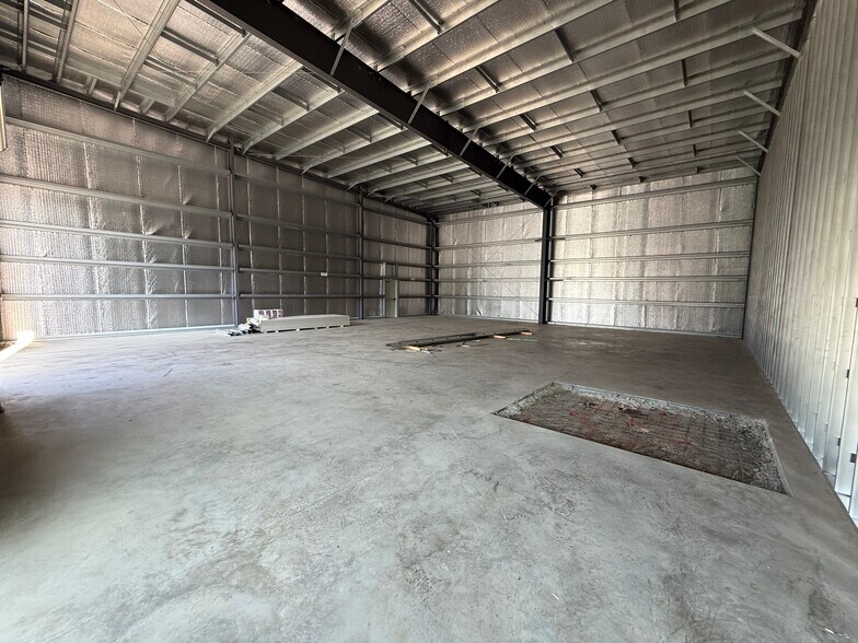 More Photos Of 142 John Galt Rd, Santa Rosa Beach Industrial For Lease