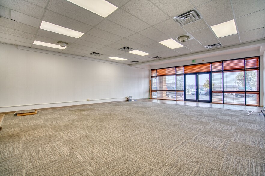 More Photos Of 956 W Cherry St, Louisville Unknown For Lease