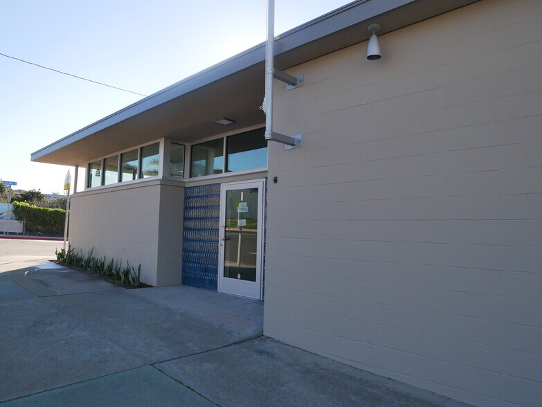 More Photos Of 1094 E Main St, Ventura Office For Sale