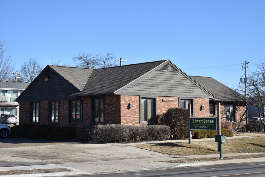 More Photos Of 2100 W Court St, Janesville Freestanding For Sale
