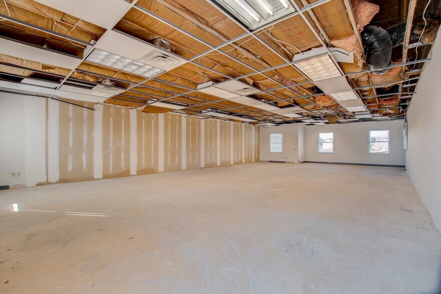 More Photos Of 860 NW Washington Blvd, Hamilton Medical For Lease