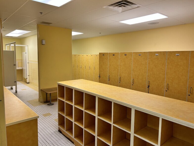 More Photos Of 2440 Clare Ln Ne, Rochester Flex For Sale