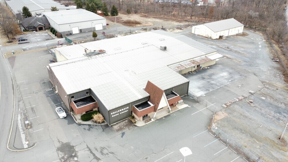 More Photos Of 174 Holly Road, Gilbertsville Warehouse For Lease
