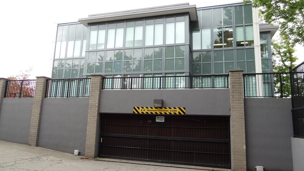 More Photos Of 9180 King George Blvd, Surrey Office For Sale