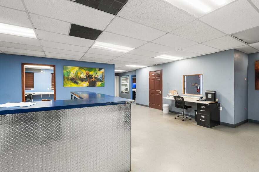 More Photos Of 8210 San Gabriel Dr, Laredo Warehouse For Lease