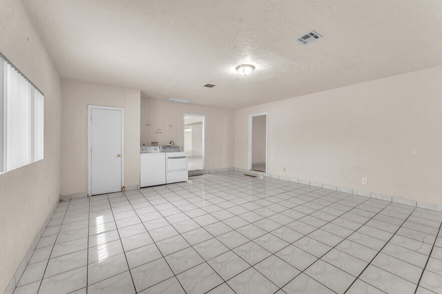 More Photos Of 2130 E Maule Ave, Las Vegas Land For Lease