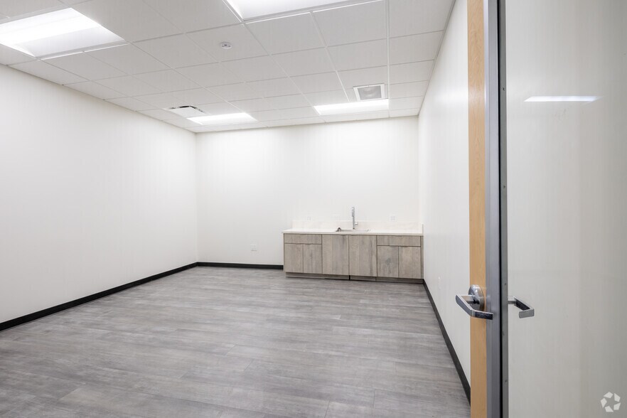 More Photos Of 6701 Odessa Ave, Van Nuys Warehouse For Lease