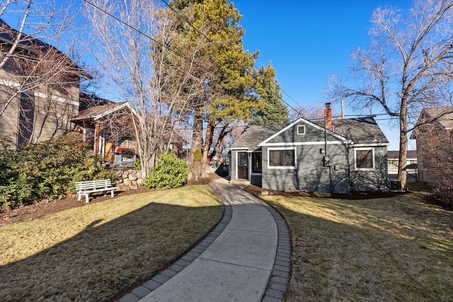 More Photos Of 15 NW Franklin Ave, Bend Office For Sale