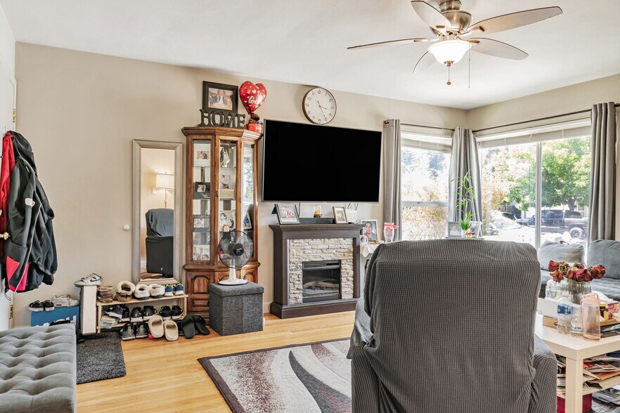 More Photos Of 1522 Hudson St, Redwood City Specialty For Sale