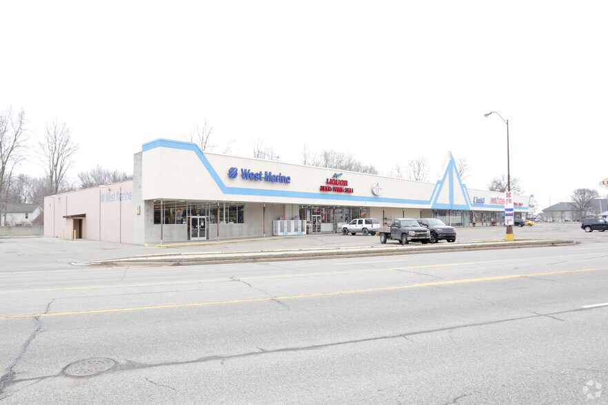 More Photos Of 411-423 Michigan St, Algonac Unknown For Lease