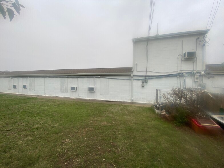 More Photos Of 12015 E State Route 350, Kansas City Hotel For Sale