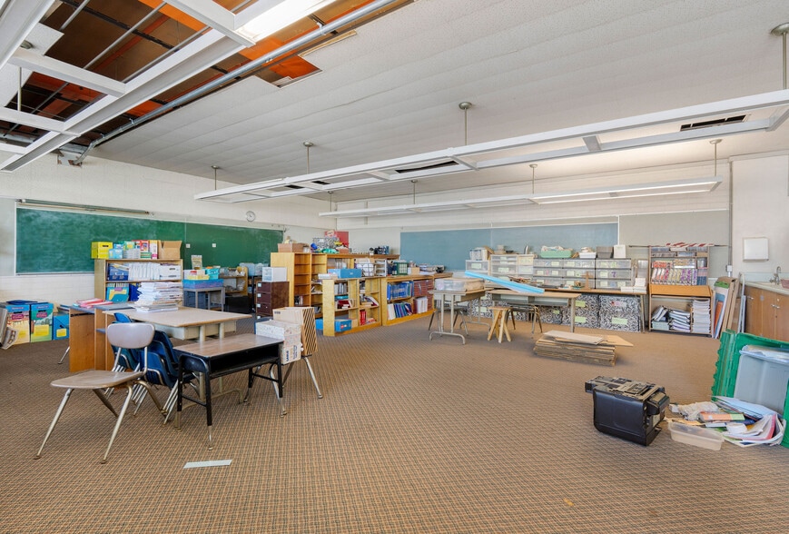 More Photos Of 4755 130th st, Hawthorne Schools For Lease
