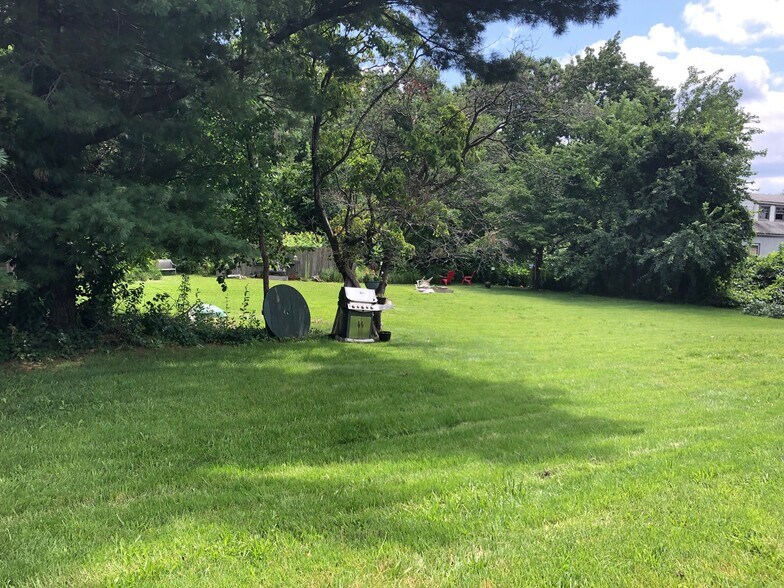 More Photos Of 1259 Queen St, Southington Land For Sale