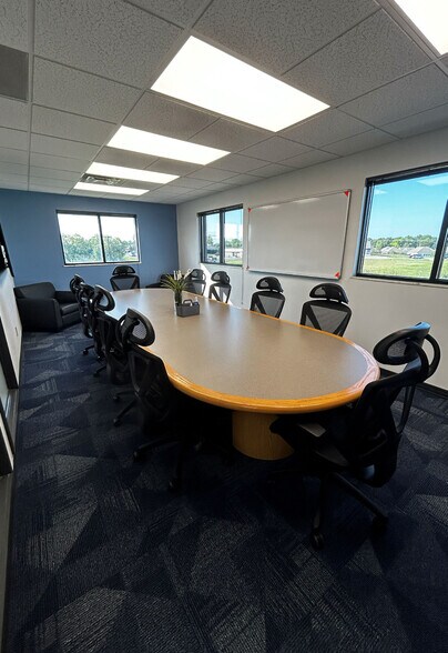 More Photos Of 801 W Cherry St, Sunbury Medical For Lease
