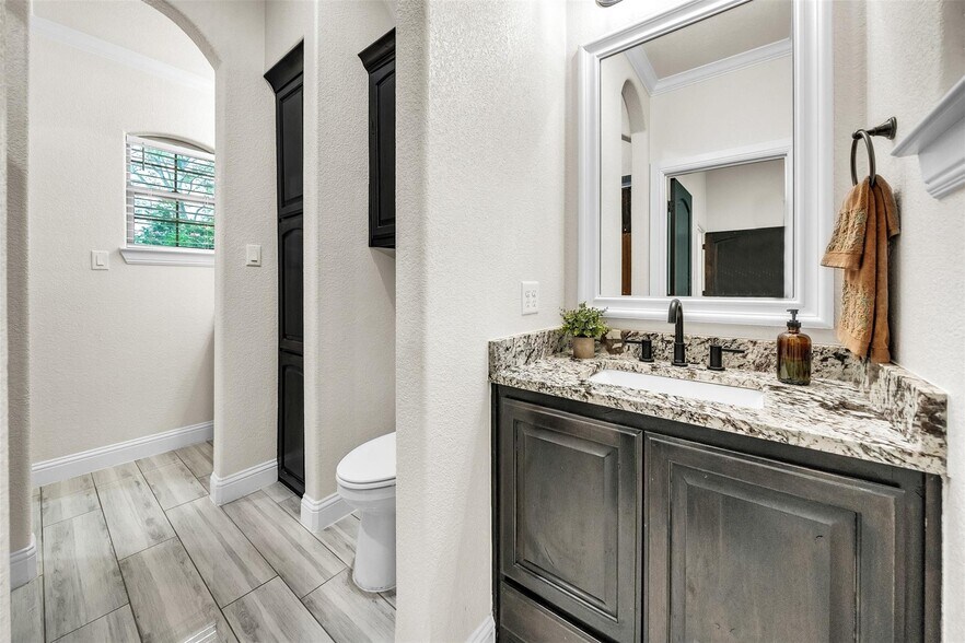 More Photos Of 7839 Blanchard Way, Fort Worth Specialty For Sale