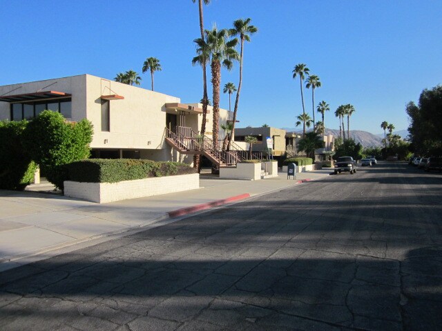 More Photos Of 160 N Luring Dr, Palm Springs Office For Sale