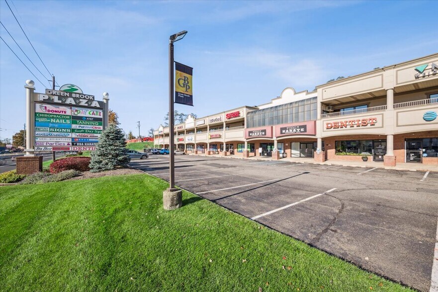 More Photos Of 326 Us Highway 22, Green Brook Unknown For Lease