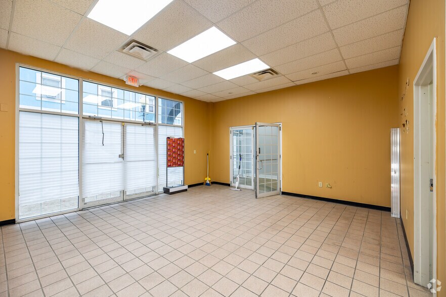 More Photos Of 6230-6360 Busch Blvd, Columbus Unknown For Lease