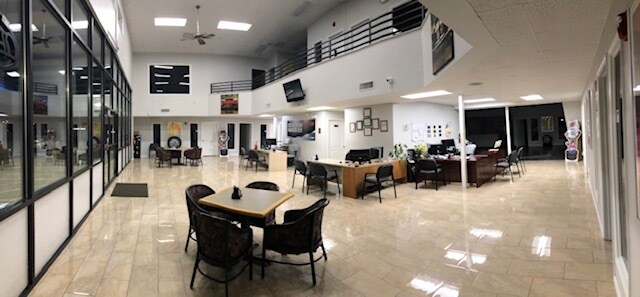 More Photos Of 11900 E 350 Hwy, Raytown Service For Sale