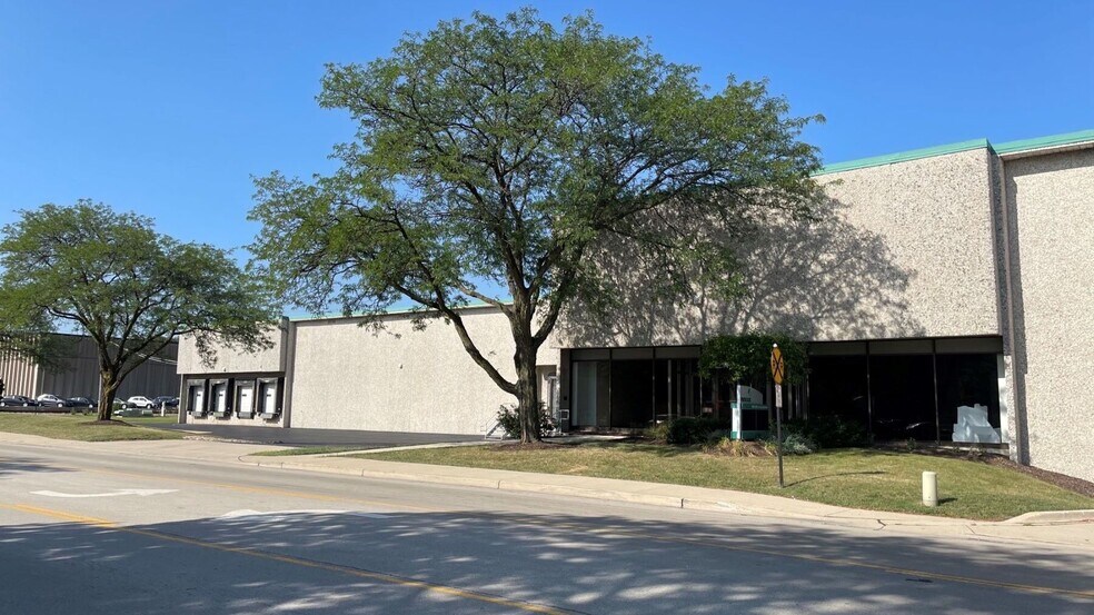 More Photos Of 1301-1401 Mark St, Elk Grove Village Unknown For Lease