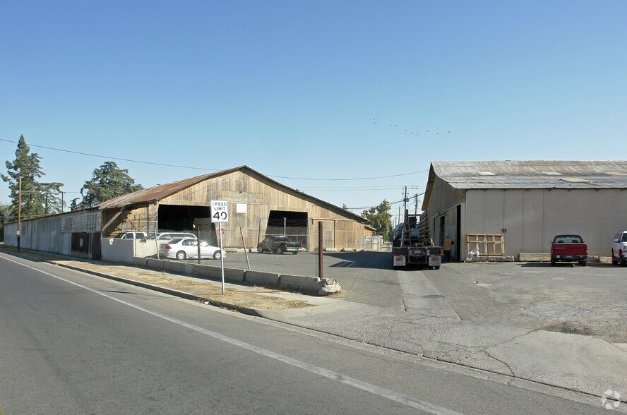 More Photos Of 19 Fresno St, Fresno Warehouse For Sale