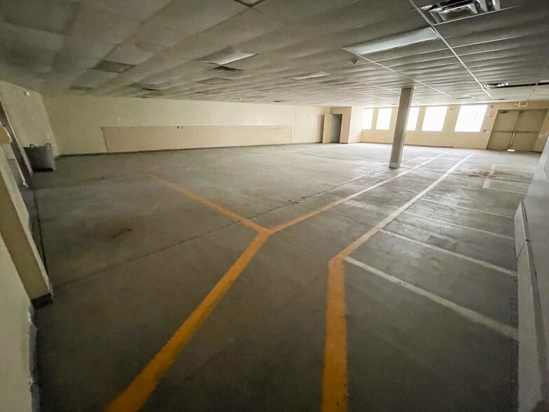 More Photos Of 1002 Chartiers Ave, McKees Rocks Warehouse For Sale