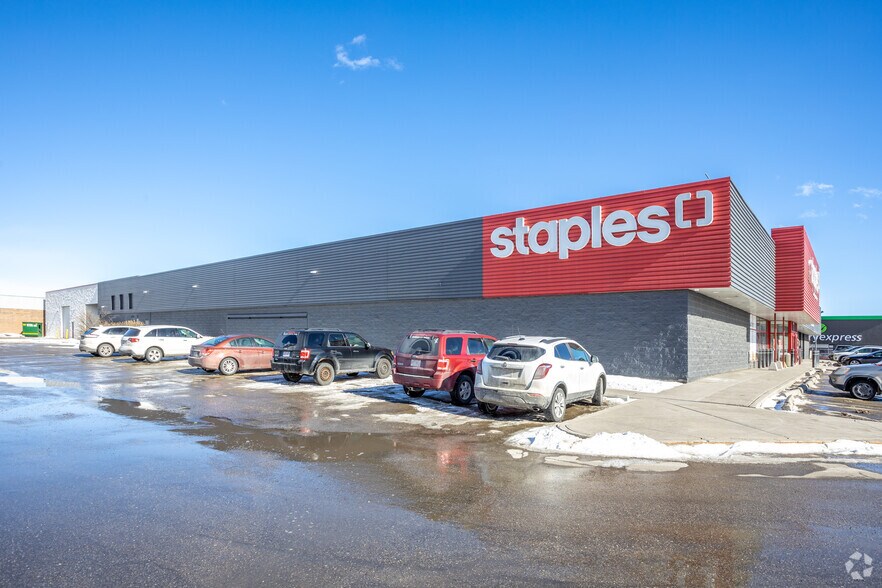 More Photos Of 3030 32nd Ave NE, Calgary Freestanding For Sale