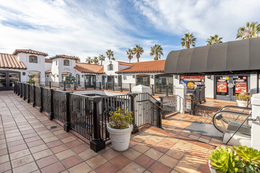 More Photos Of 909 Prospect St, La Jolla General Retail For Lease