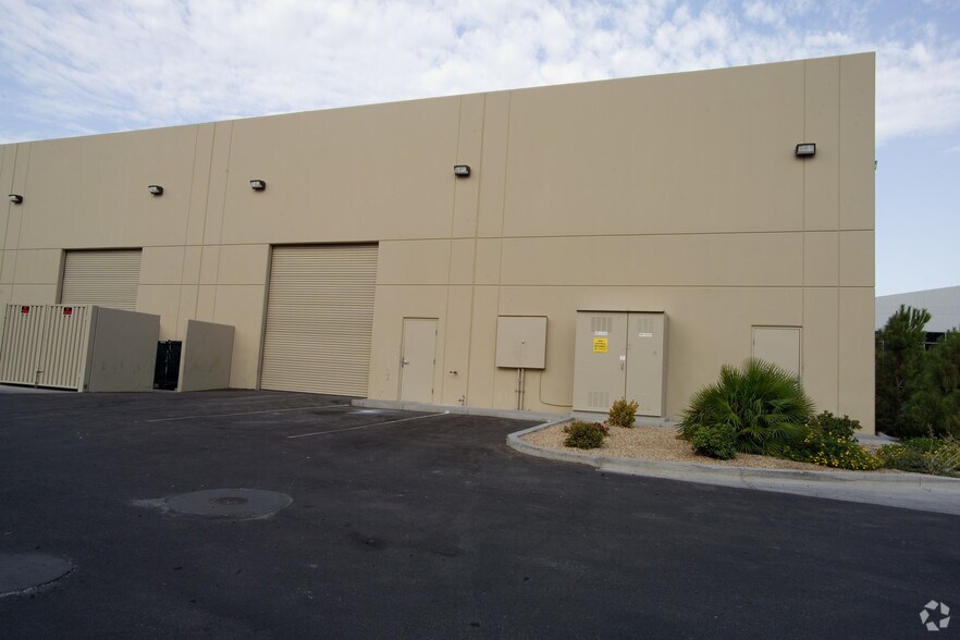 More Photos Of 5960 Topaz St, Las Vegas Light Distribution For Sale