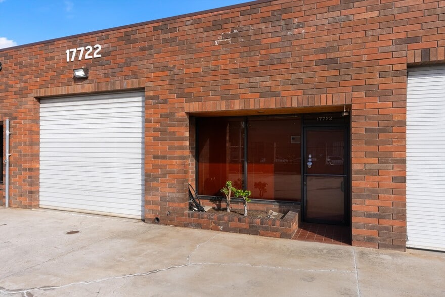 More Photos Of 17702-17722 Metzler Ln, Huntington Beach Service For Sale