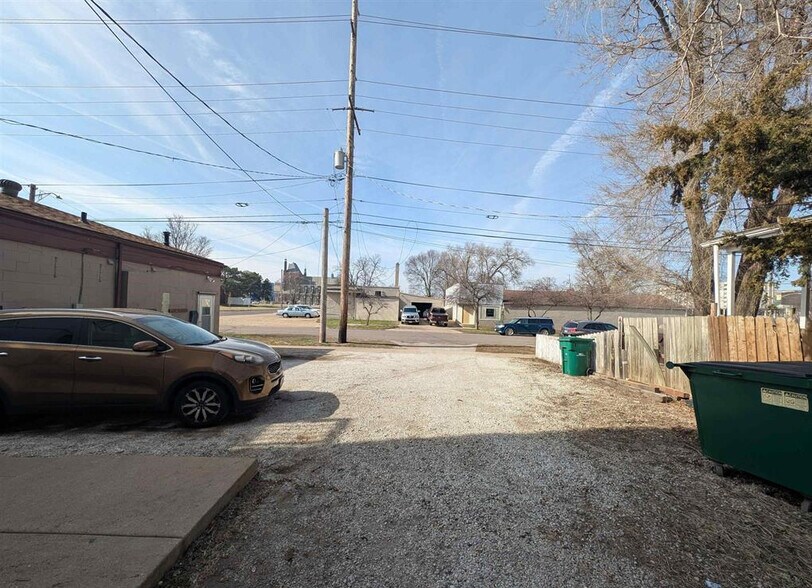 More Photos Of 601-609 NE Perry Ave, Peoria Apartments For Sale