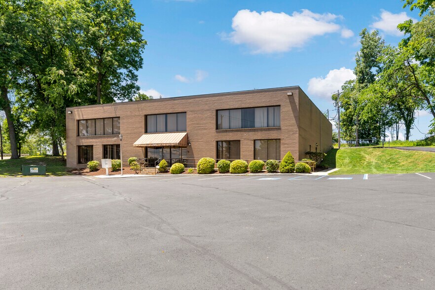 More Photos Of 7125 Saltsburg Rd, Pittsburgh Medical For Lease