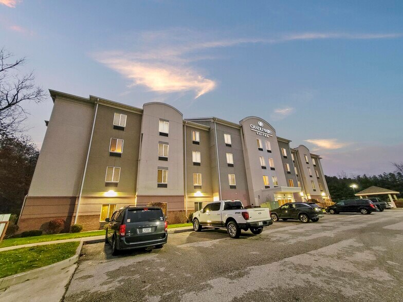 More Photos Of 1220 E Douglas Rd, Granger Hotel For Sale